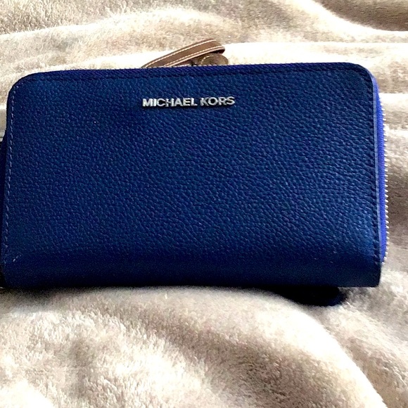 MICHAEL Michael Kors Handbags - NWOT Michael Kors, flat phone, wallet/wristlet pebbled leather blue excellence
